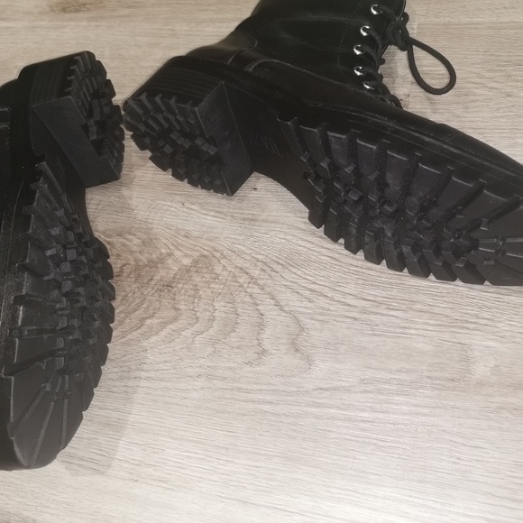 Zara black studded low heel leather ankle boots - Picture 10 of 11